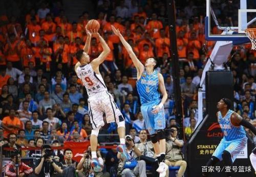 在他的影响 在他的影响