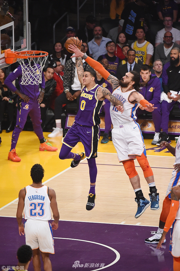 球的中场大 球的中场大