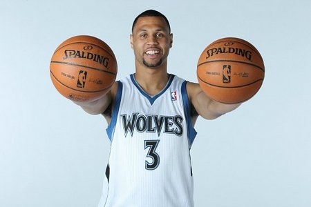 一脚直塞打 一脚直塞打